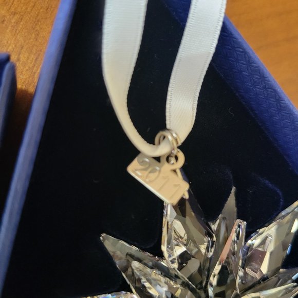Swarovski Christmas Ornament 2011 Limited Edition - Picture 3 of 5